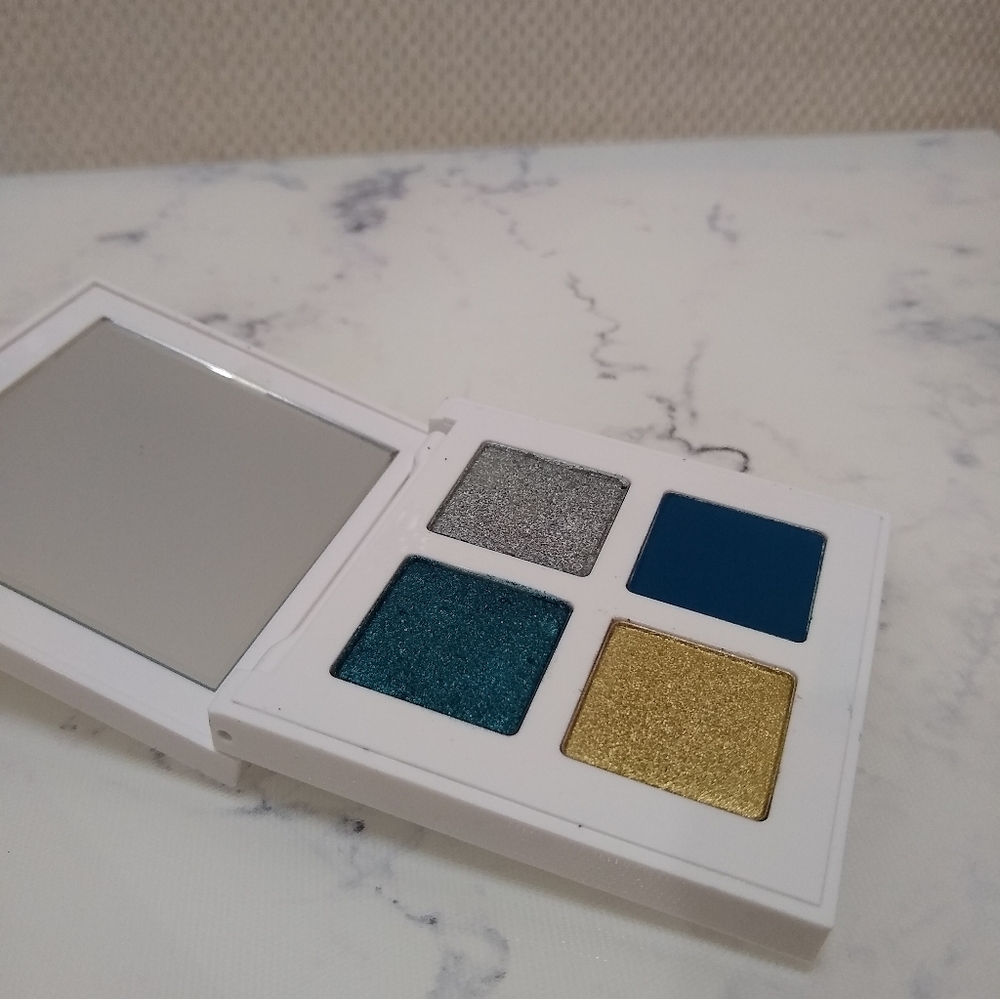 Makeup by Mario Glam Quads Eyeshadow Palette in Party Glam - Picture 3 of 7